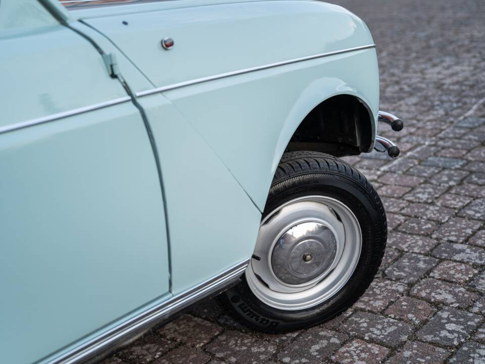 Image 2/66 of Renault R 4 Super (1962)
