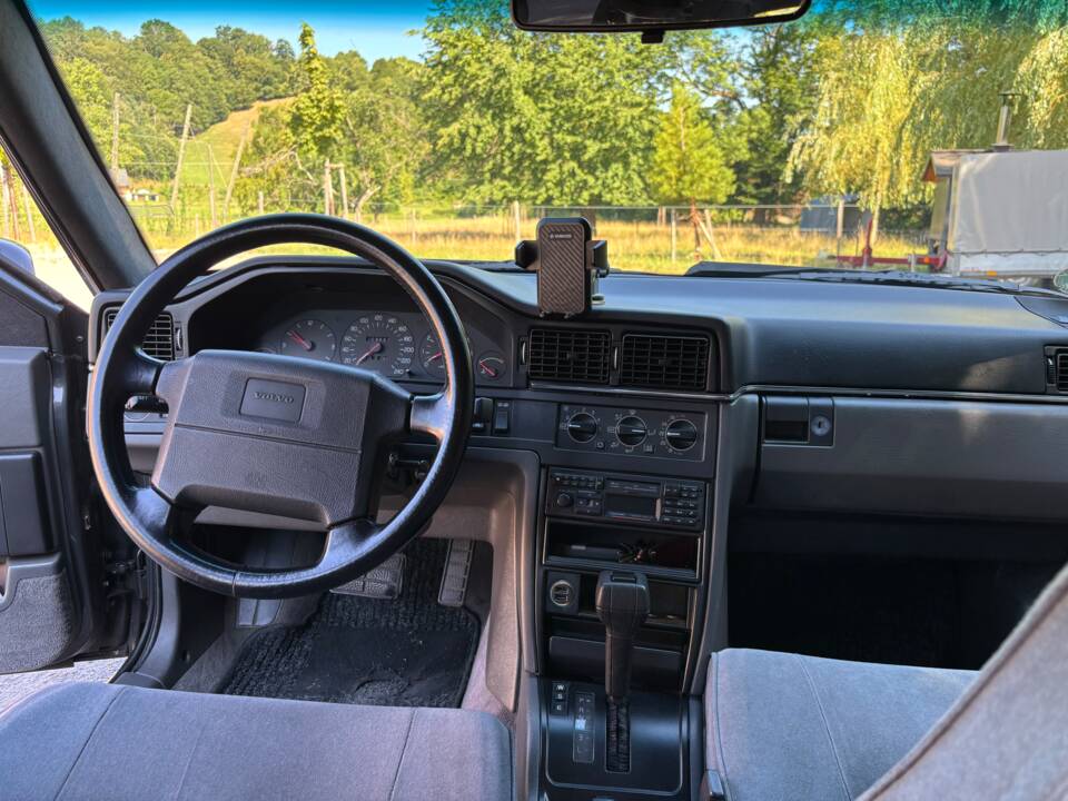 Bild 10/12 von Volvo 960 3.0i (1992)
