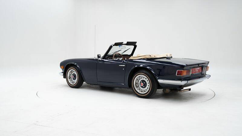 Image 4/15 of Triumph TR 6 (1975)