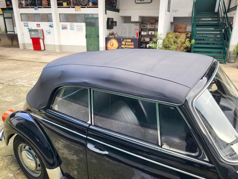 Immagine 15/47 di Volkswagen Käfer 1303 (1974)