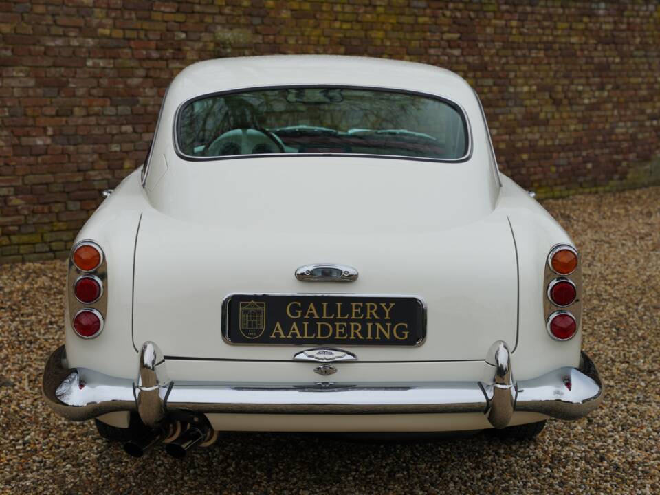 Afbeelding 6/50 van Aston Martin DB 4 (1961)