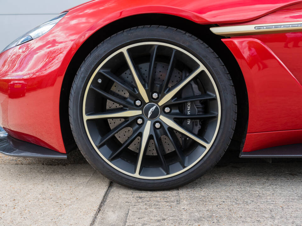 Immagine 69/70 di Aston Martin Vanquish Zagato Volante (2017)