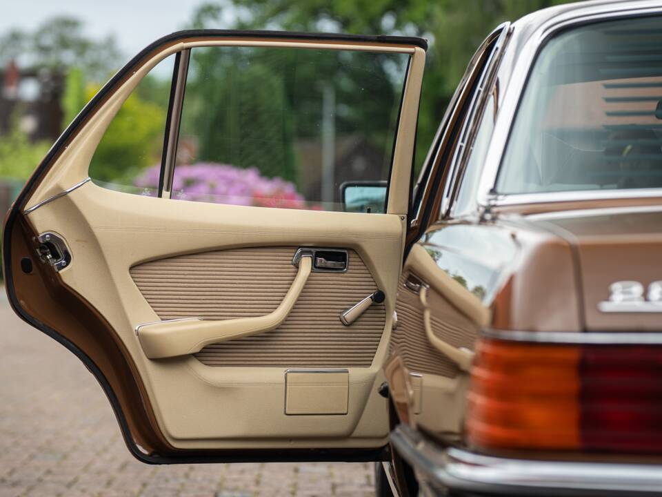 Image 44/81 of Mercedes-Benz 280 SE (1979)