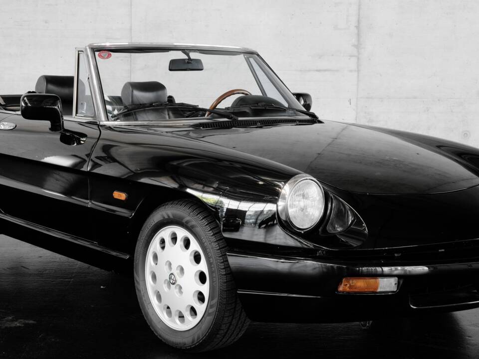 Bild 46/48 von Alfa Romeo 2.0 Spider (1993)