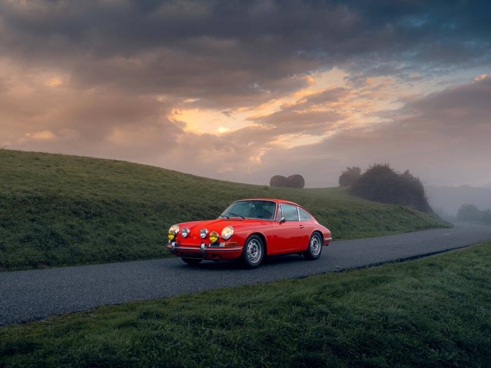 Image 20/63 of Porsche 911 R (1967)