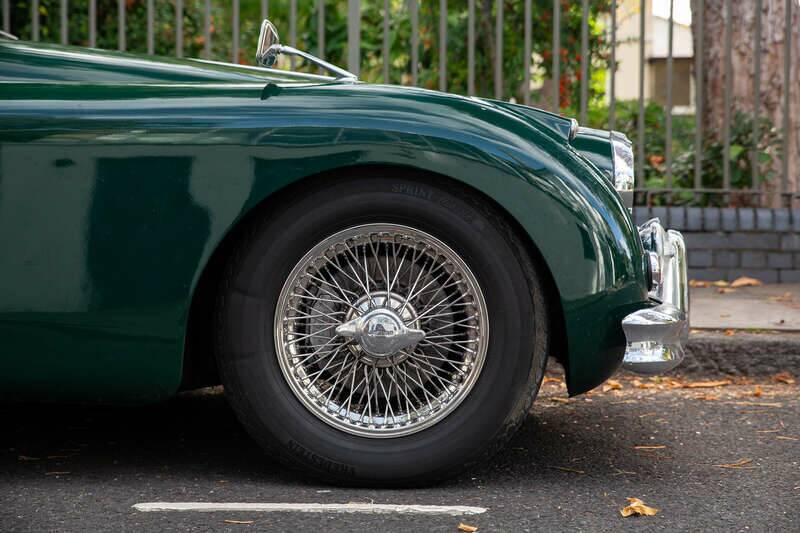 Image 27/50 of Jaguar XK 150 DHC (1954)