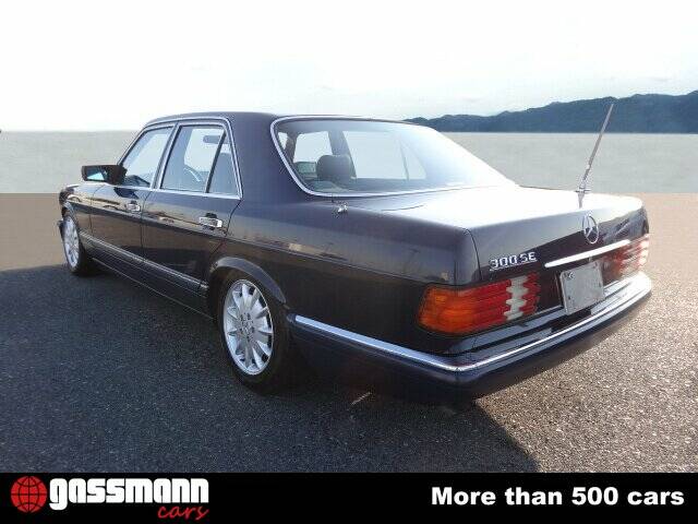 Image 6/15 de Mercedes-Benz 300 SE (1989)