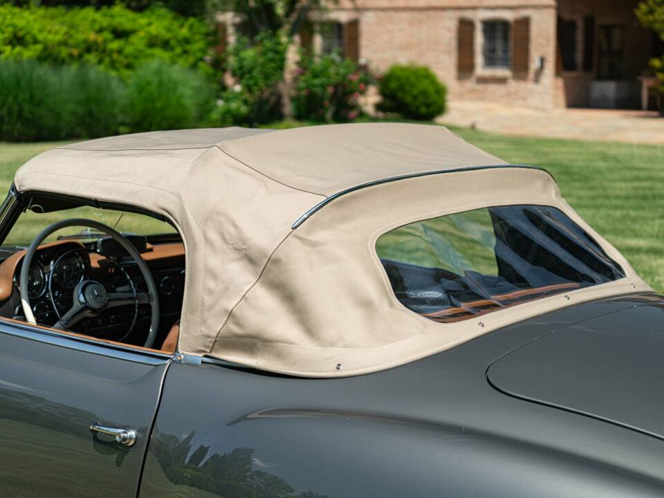 Imagen 22/50 de Mercedes-Benz 190 SL (1962)