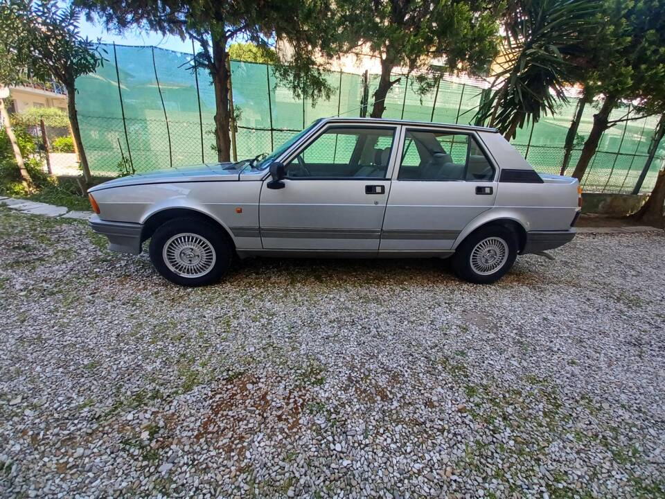 Immagine 21/81 di Alfa Romeo Giulietta 1.6 (1984)