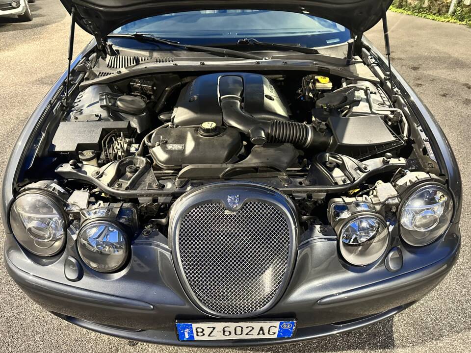 Imagen 19/21 de Jaguar S-Type V8 S&#x2F;C (2002)