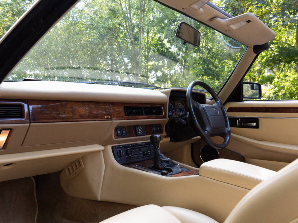 Image 11/19 of Jaguar XJS 4.0 (1994)