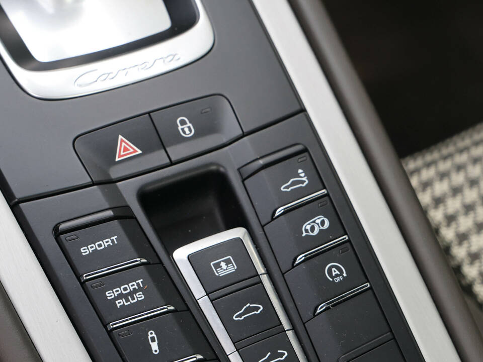 Image 39/43 de Porsche 911 Carrera S &quot;50 Jahre 911&quot; (2013)