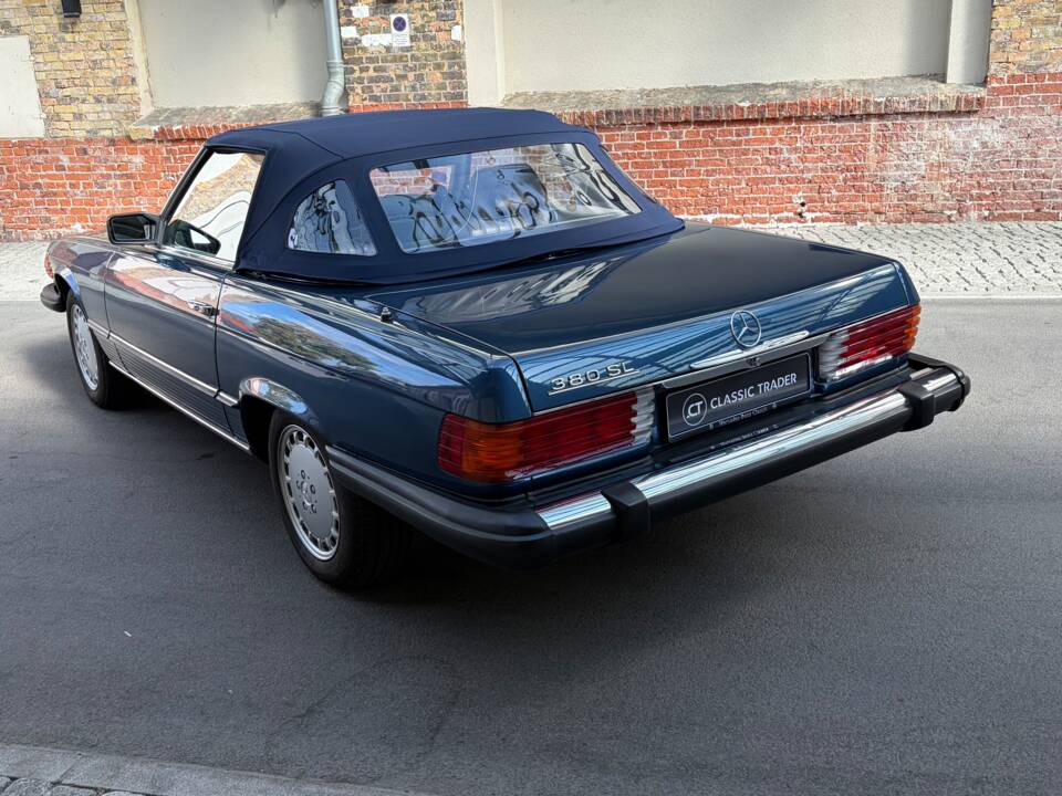 Image 15/88 of Mercedes-Benz 380 SL (1984)