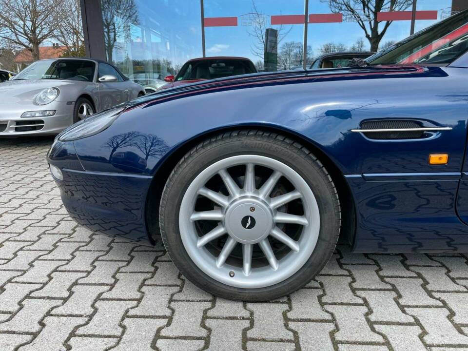 Immagine 5/20 di Aston Martin DB 7 Volante (1998)