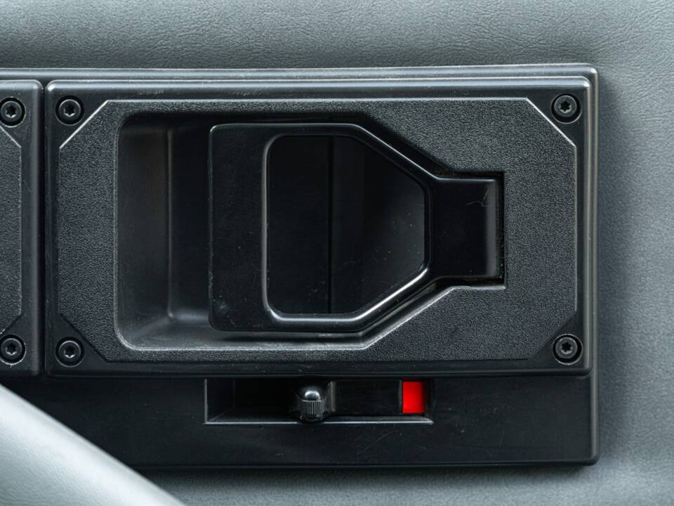 Bild 33/50 von Chevrolet Camaro Z28 (1992)