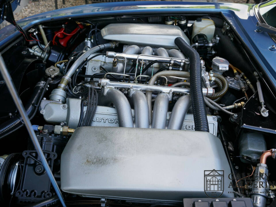 Image 39/50 of Aston Martin DBS V8 (1973)