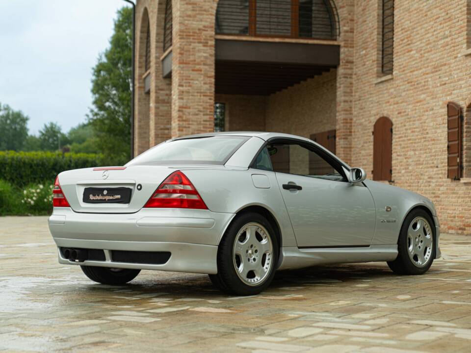 Immagine 10/50 di Mercedes-Benz SLK 230 Kompressor (1997)