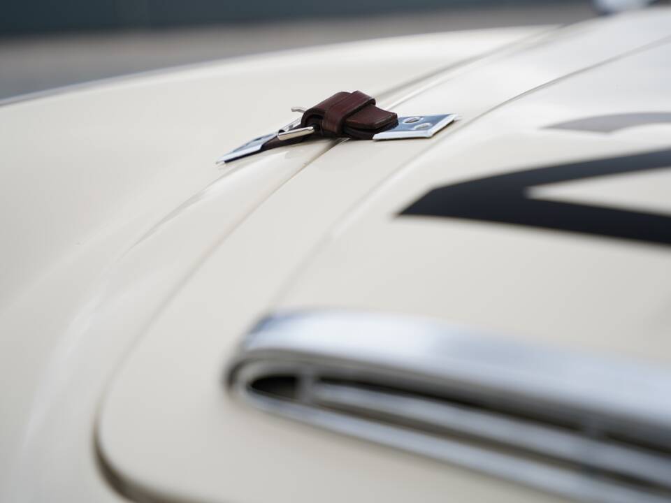 Image 37/50 of Austin-Healey 100&#x2F;6 (BN6) (1958)