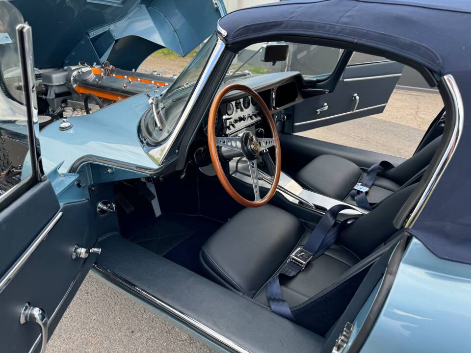 Image 25/50 of Jaguar E-Type 3.8 Flat Floor (1961)