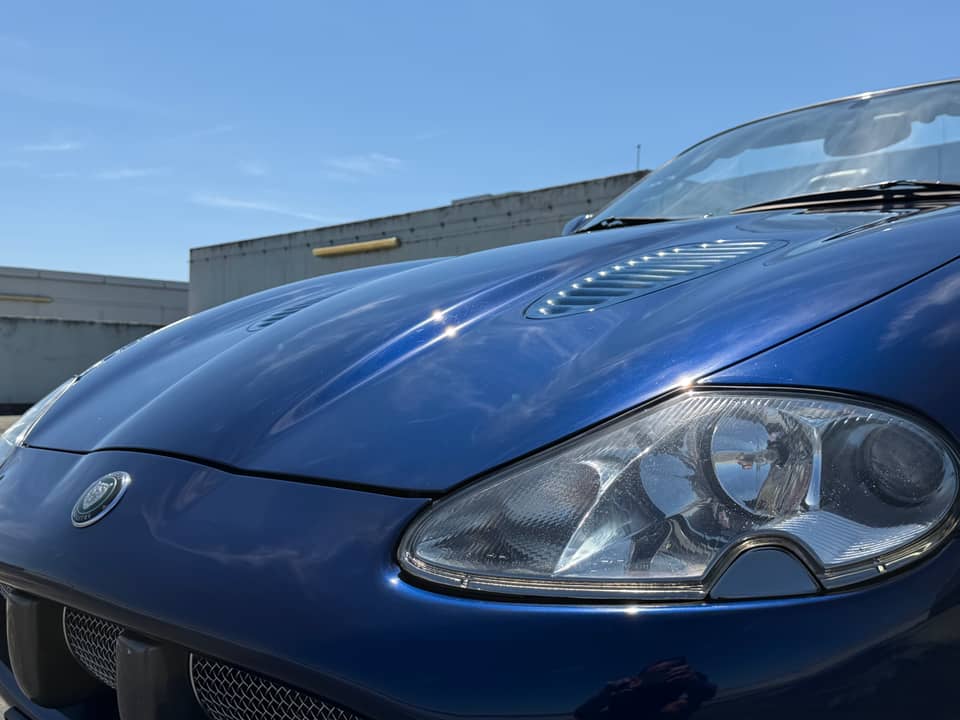 Image 18/20 of Jaguar XKR (2002)