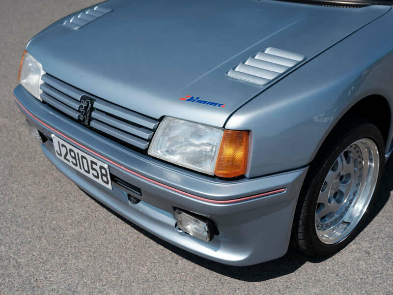 Image 42/50 of Peugeot 205 GTi 1.9 (1990)