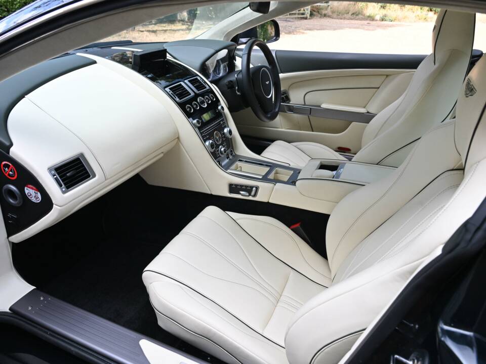 Bild 41/49 von Aston Martin DB 9 (2013)