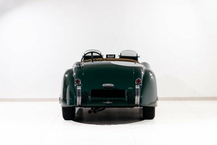 Image 3/7 de Jaguar XK 120 SE OTS (1953)