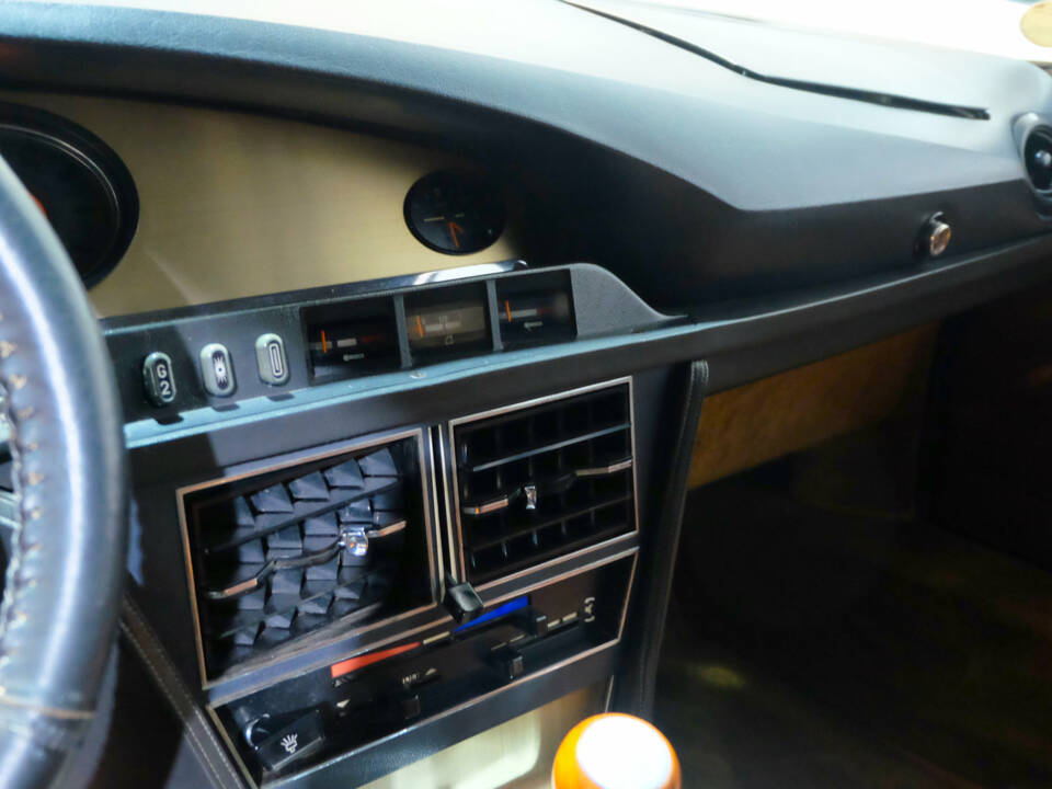 Image 20/28 of Citroën SM (1973)