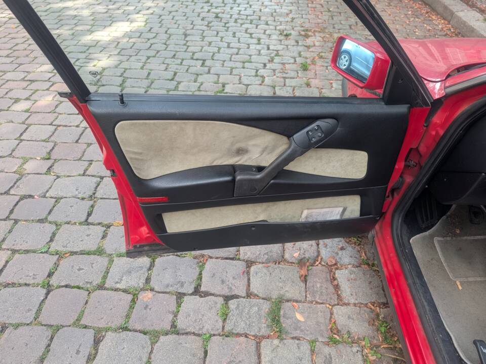 Bild 13/23 von Lancia Delta 1.6 HF (1990)
