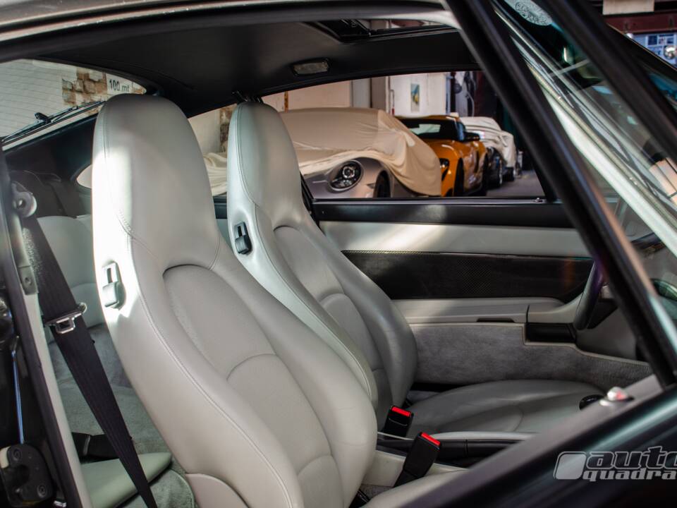 Image 15/23 of Porsche 911 Carrera (1995)