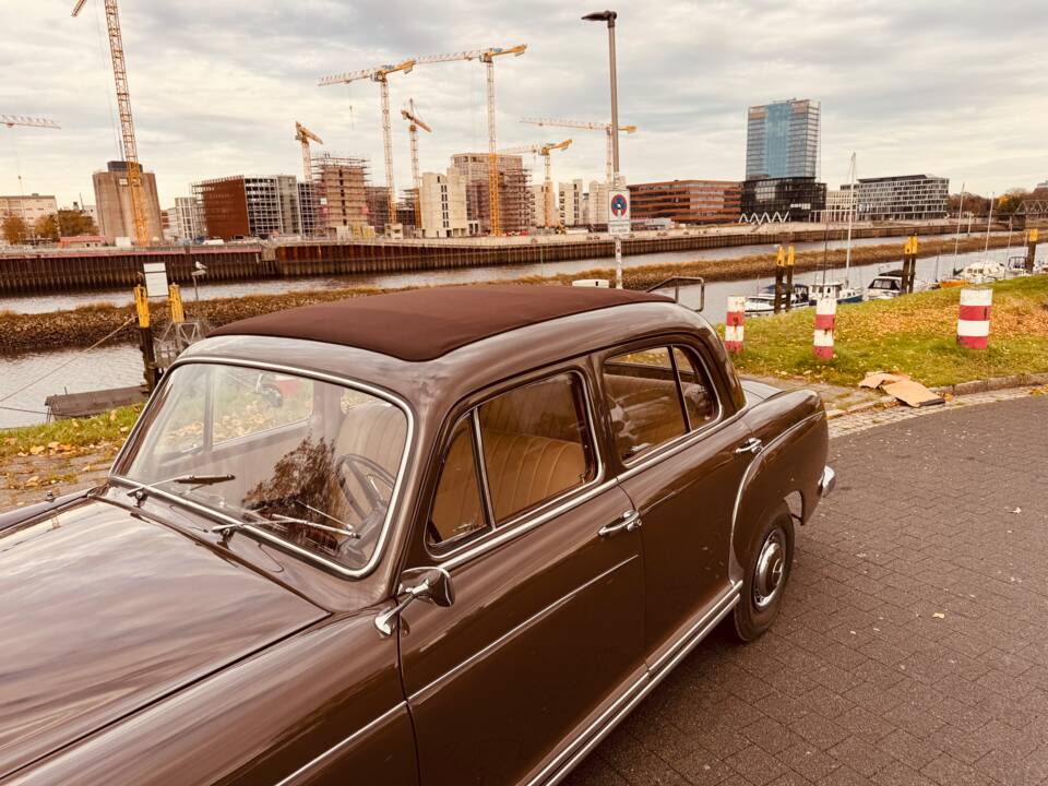 Image 11/43 of Mercedes-Benz 220 S (1956)