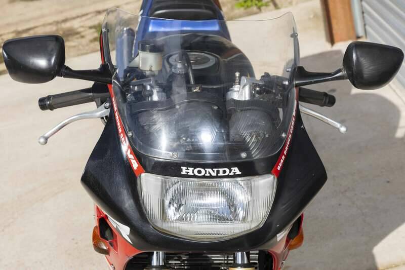 Bild 16/47 von Honda VFR 400 R (1988)