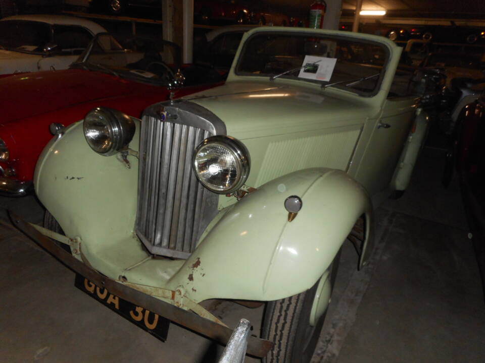 Image 19/34 of Sunbeam Talbot Ten (1938)