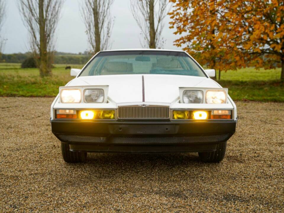 Image 3/12 of Aston Martin Lagonda (1982)