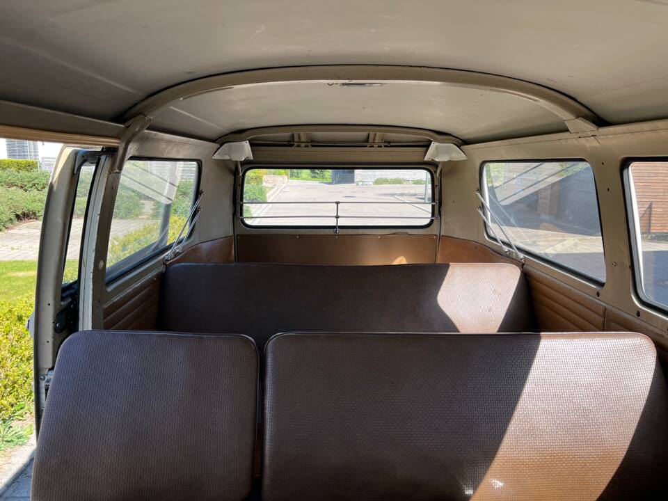 Image 8/8 of Volkswagen T2 a/b (1972)
