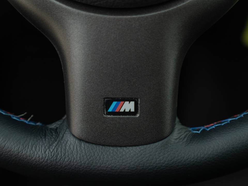 Image 39/50 of BMW M3 (2002)
