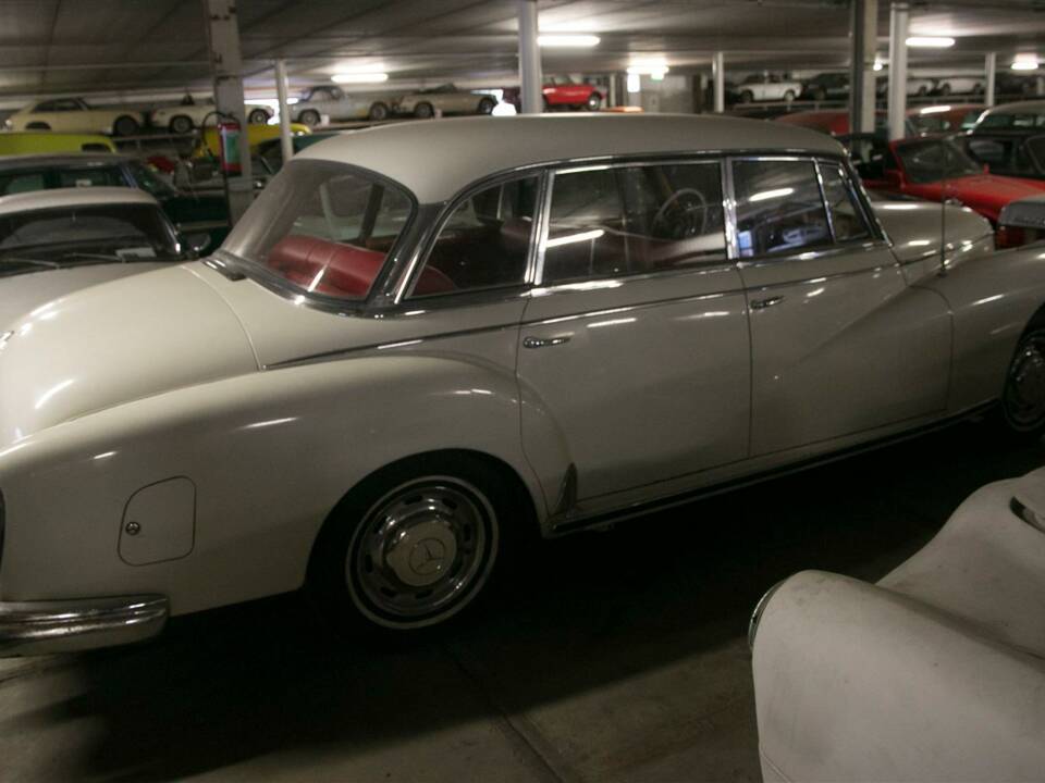 Image 20/28 de Mercedes-Benz 300 d (1960)