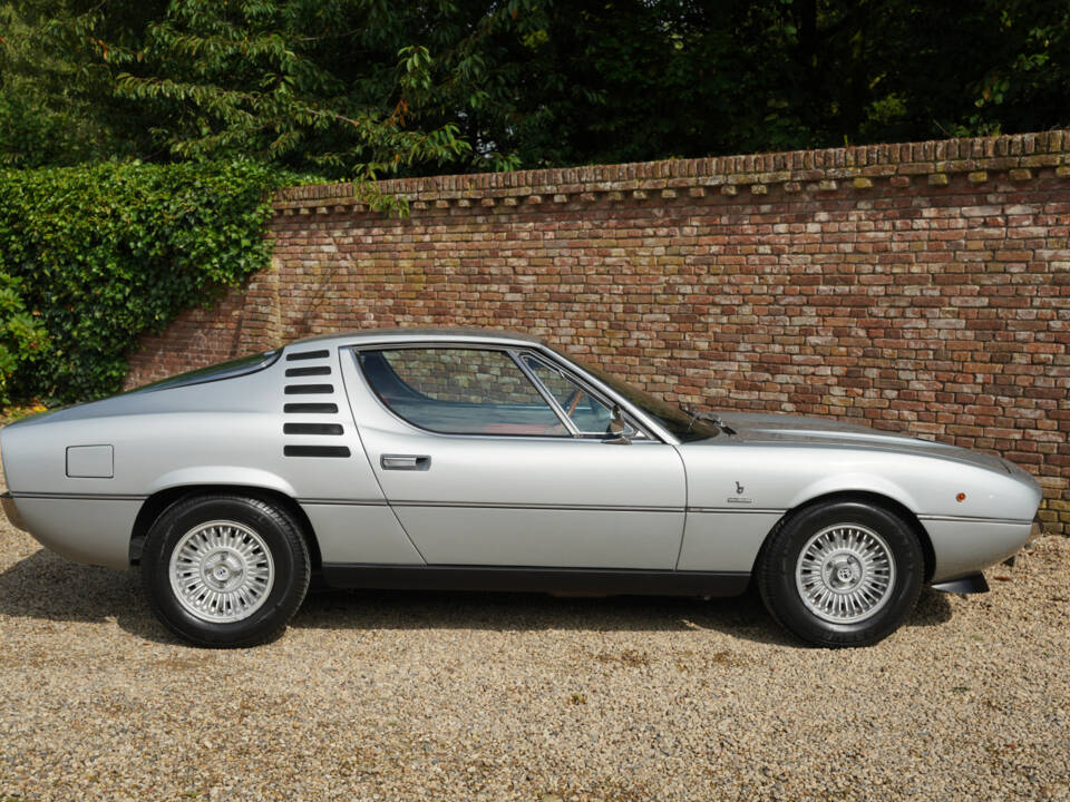 Image 16/50 de Alfa Romeo Montreal (1972)