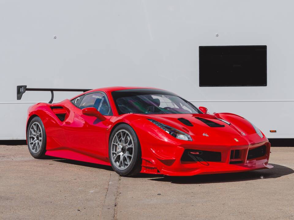 Bild 1/50 von Ferrari 488 Challenge (2017)