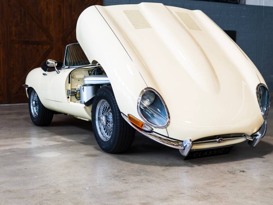 Afbeelding 26/28 van Jaguar E-Type 3.8 (1963)