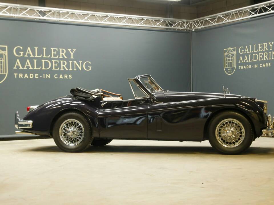 Image 44/50 of Jaguar XK 140 DHC (1955)