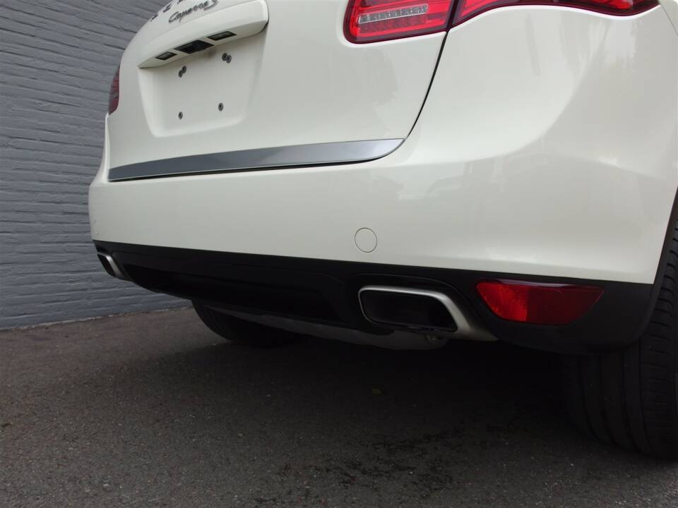 Bild 14/99 von Porsche Cayenne S (2010)