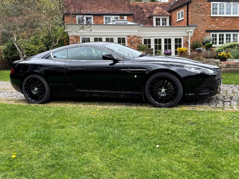 Afbeelding 11/30 van Aston Martin DB 9 (2007)