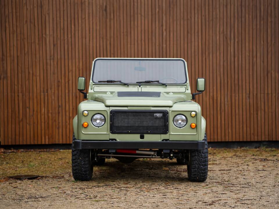 Bild 8/47 von Land Rover 90 (1990)
