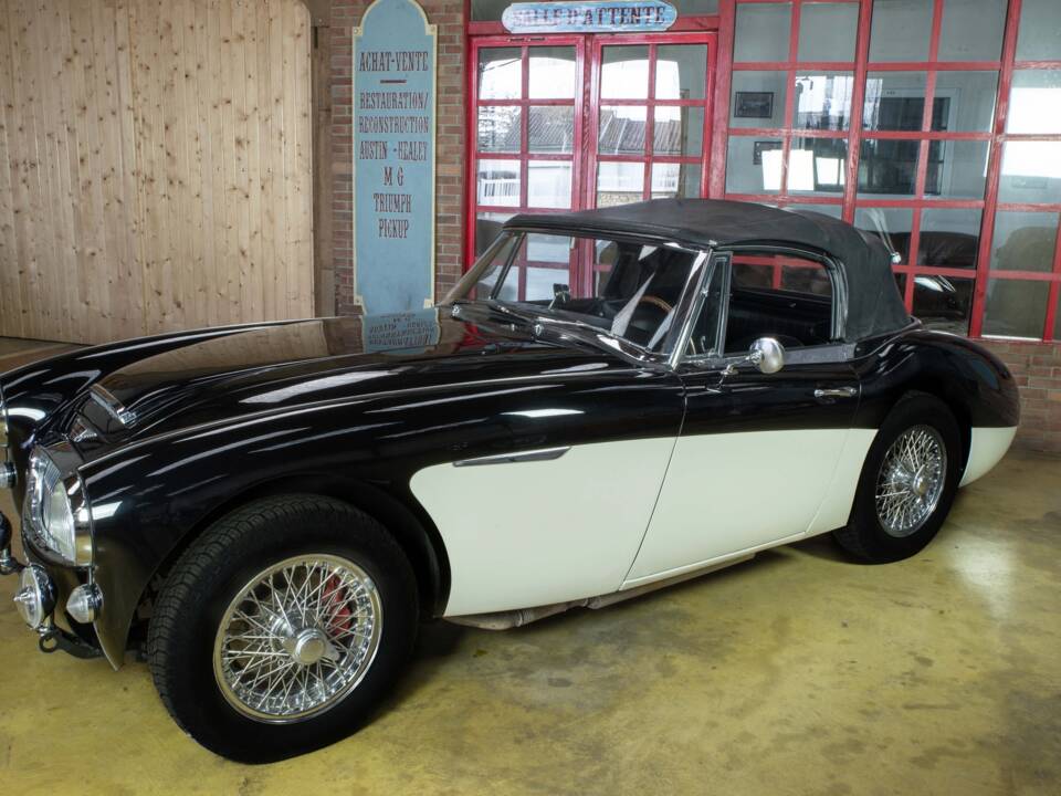 Image 2/11 of Austin-Healey 3000 Mk III (BJ8) (1965)