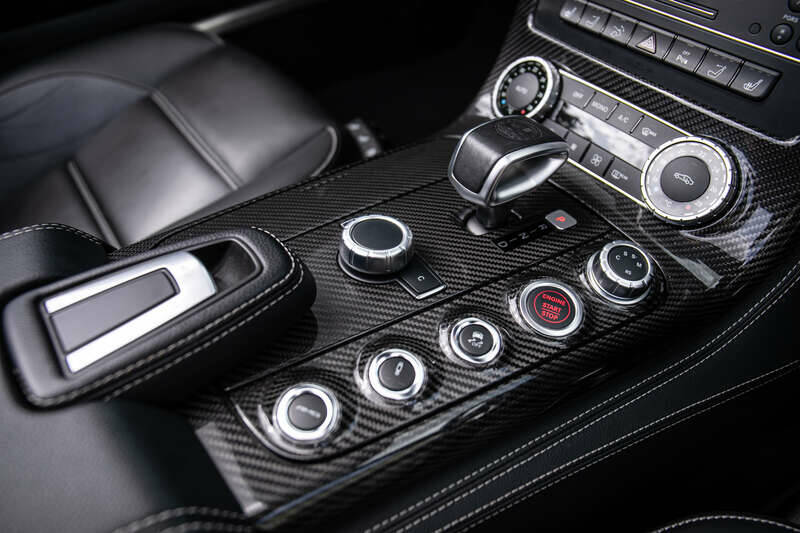Image 33/50 of Mercedes-Benz SLS AMG Roadster (2014)