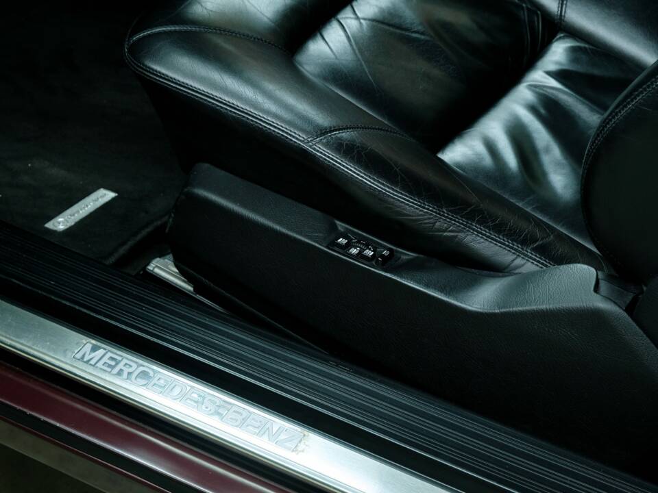 Bild 48/50 von Mercedes-Benz CL 420 (1997)