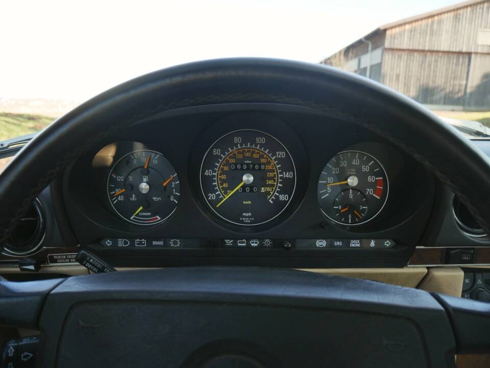 Bild 19/30 von Mercedes-Benz 560 SL (1989)