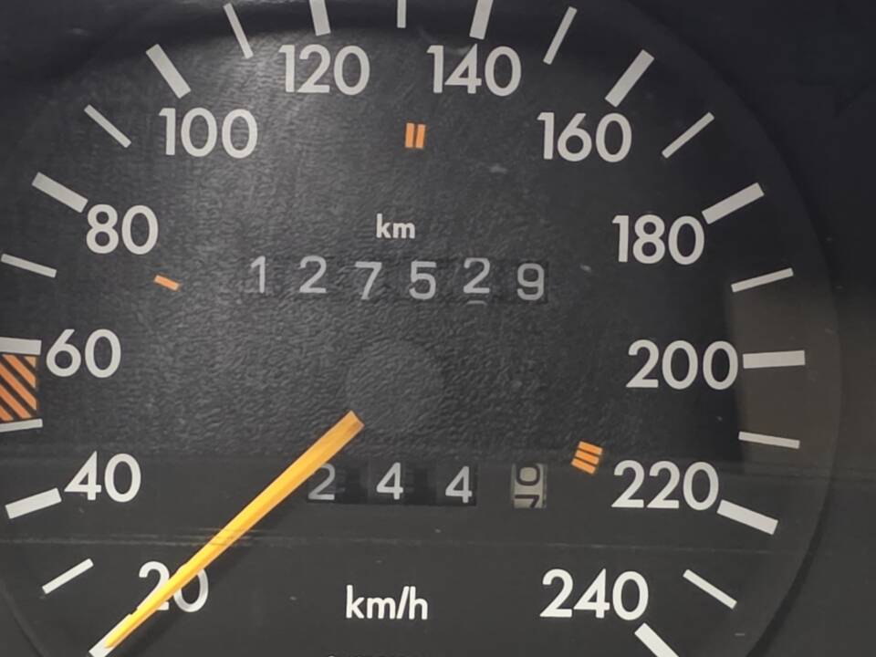 Image 10/17 of Mercedes-Benz 500 SEL (1986)
