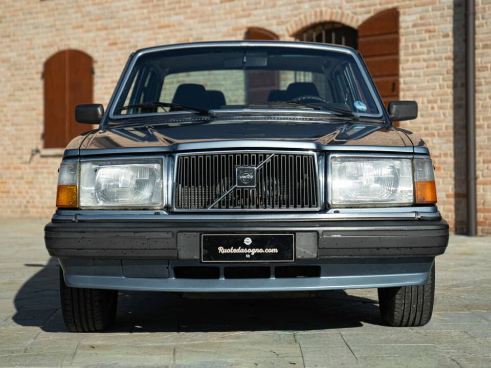 Image 3/50 de Volvo 244 GL D (1984)